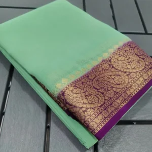 Generic Women's Crepe Chit Pallu Solid Saree With Unstitched Blouse 5.5Mtr (Light Green)